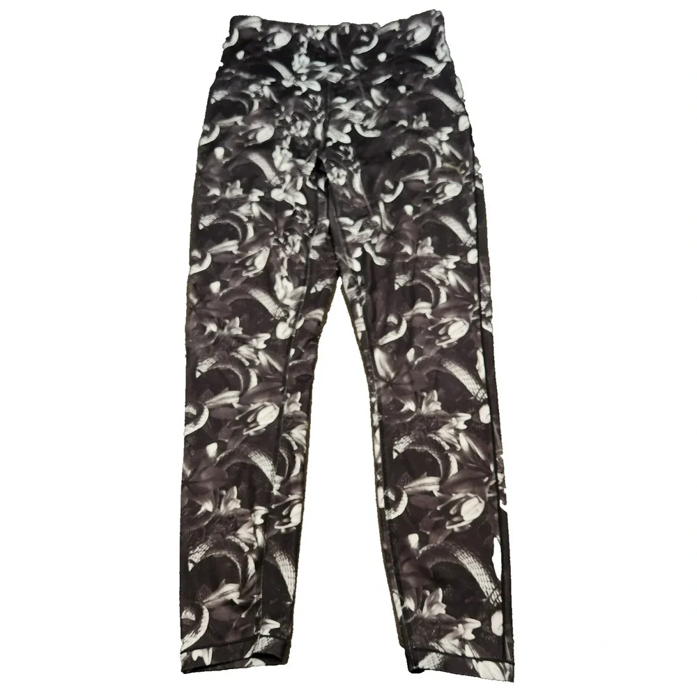 Puma Black Floral Leggings Size M‎